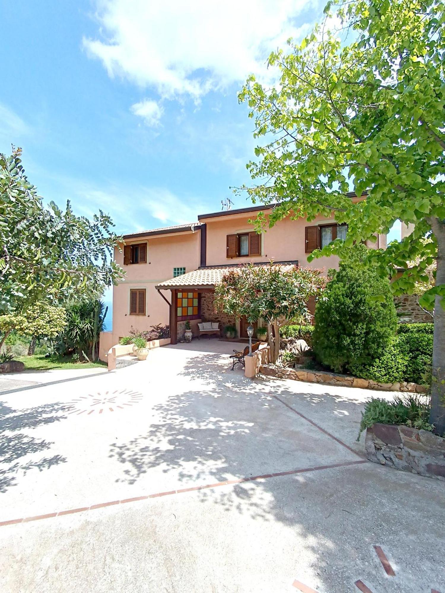 ジョイオーザ・マレーア La Casa Di Matilde Bed & Breakfast エクステリア 写真